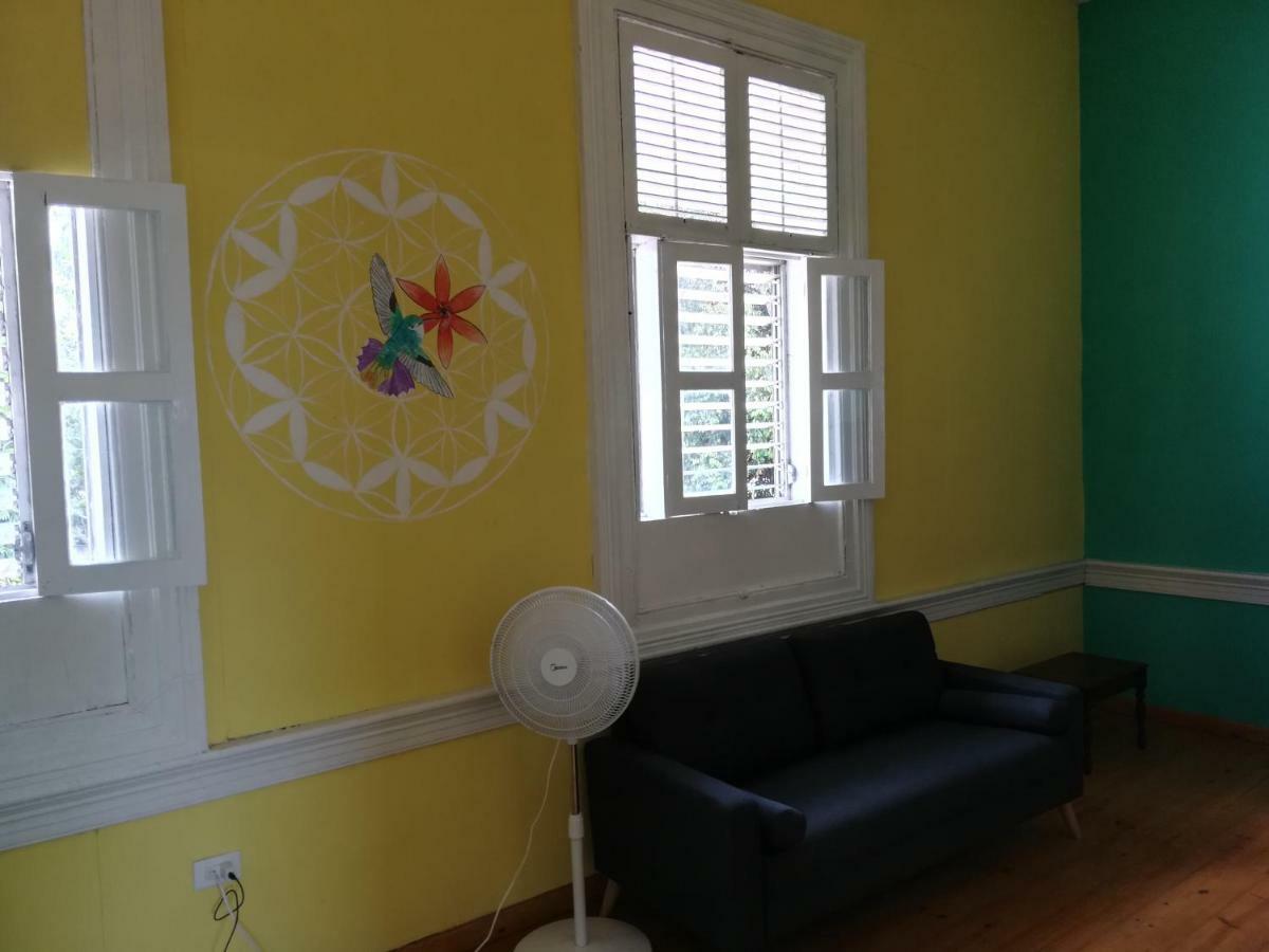Park Hostel بورت أو برنس المظهر الخارجي الصورة