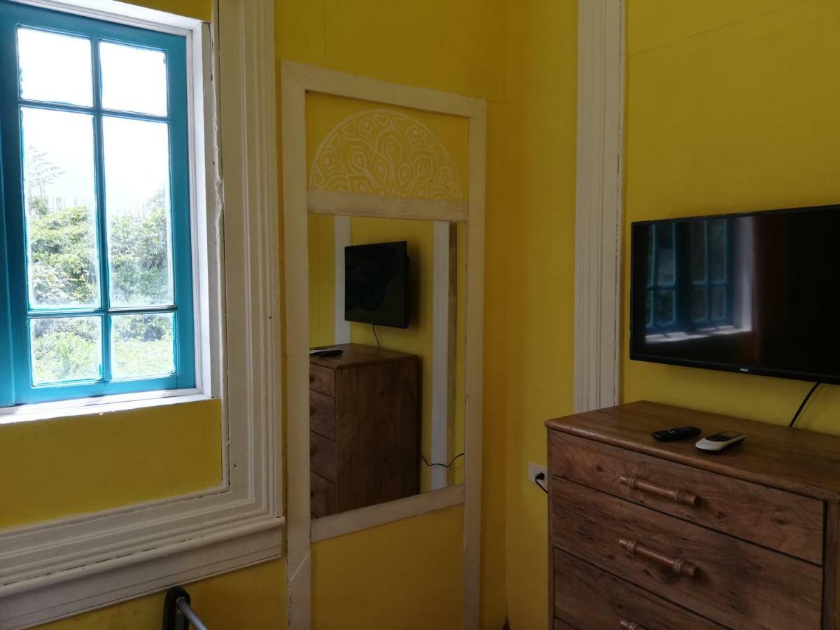 Park Hostel بورت أو برنس المظهر الخارجي الصورة