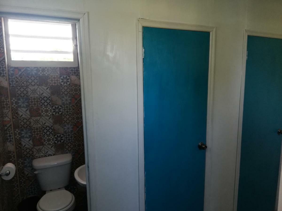 Park Hostel بورت أو برنس المظهر الخارجي الصورة